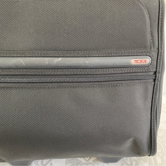Tumi laptop bag - Picture 4 of 14